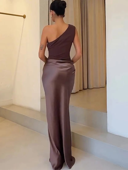 Vestido Largo Satén Un Hombro — Chocolate