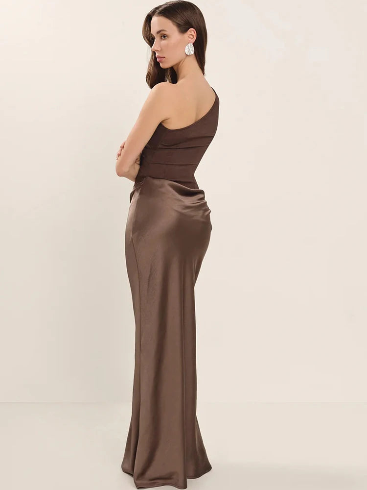 Vestido Largo Satén Un Hombro — Chocolate