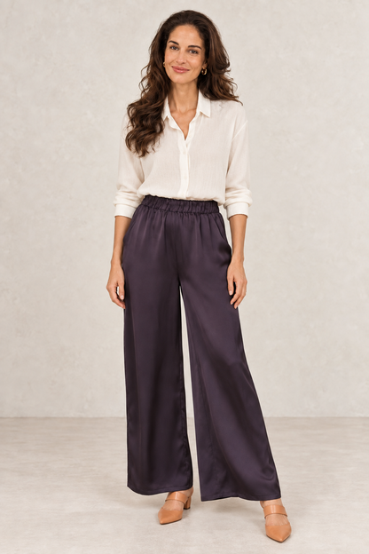 Lucca · pantalón satinado berenjena · frontal